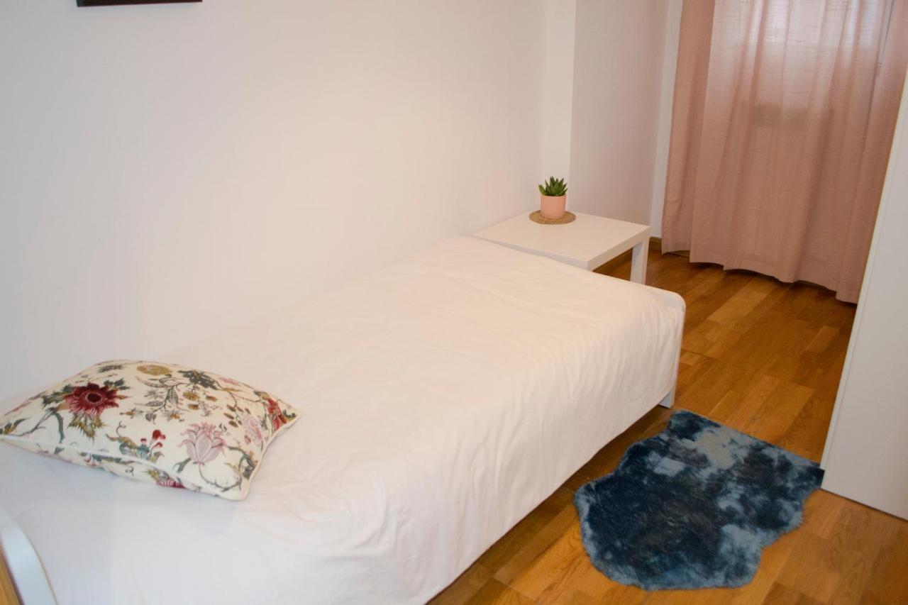 סרגוסה Apartamenticos Torrenueva I מראה חיצוני תמונה